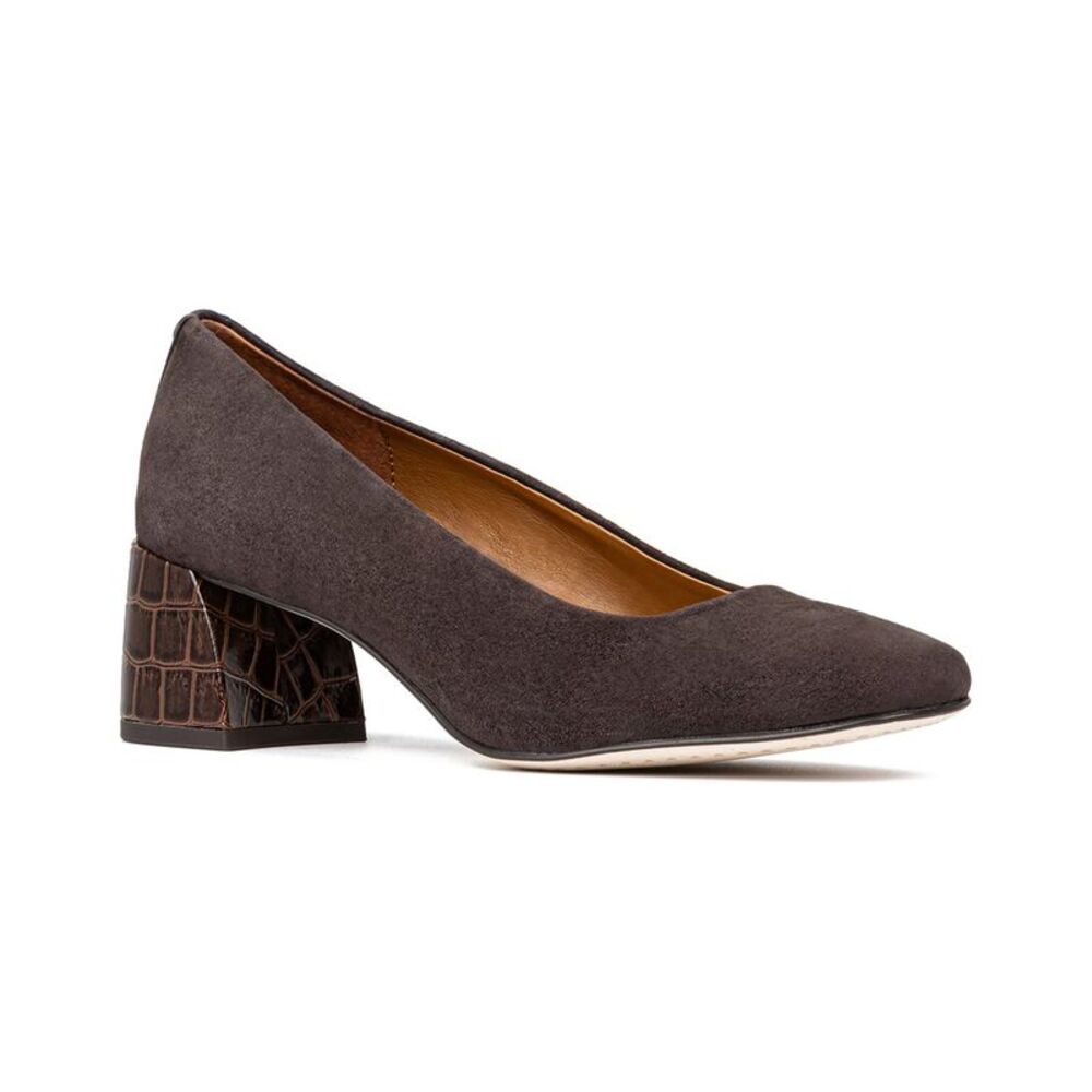 Donald Pliner Aquarius Pump